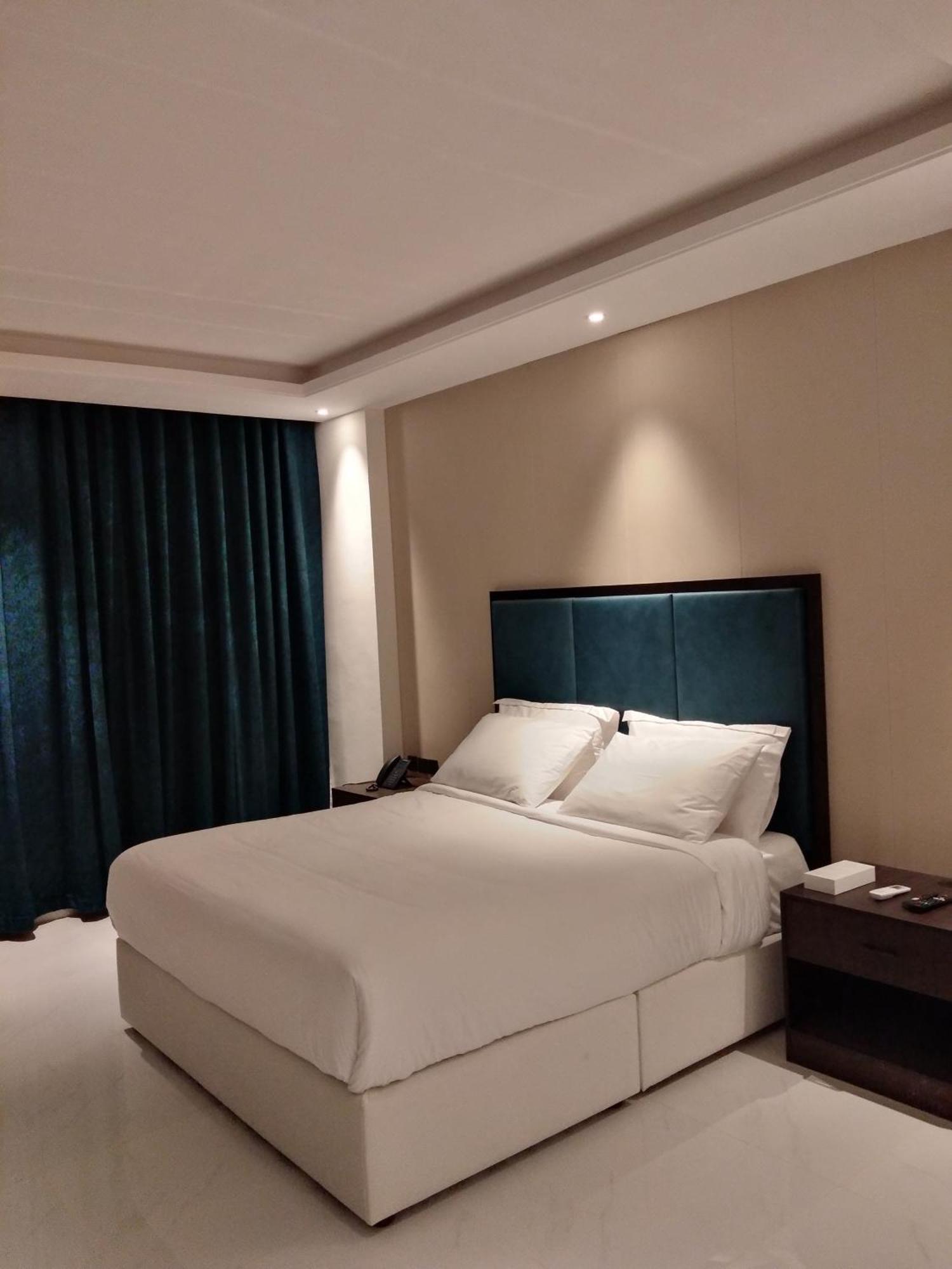 Nebula Hotel Duqm Esterno foto